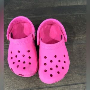 Hot pink size 6 toddler crocs